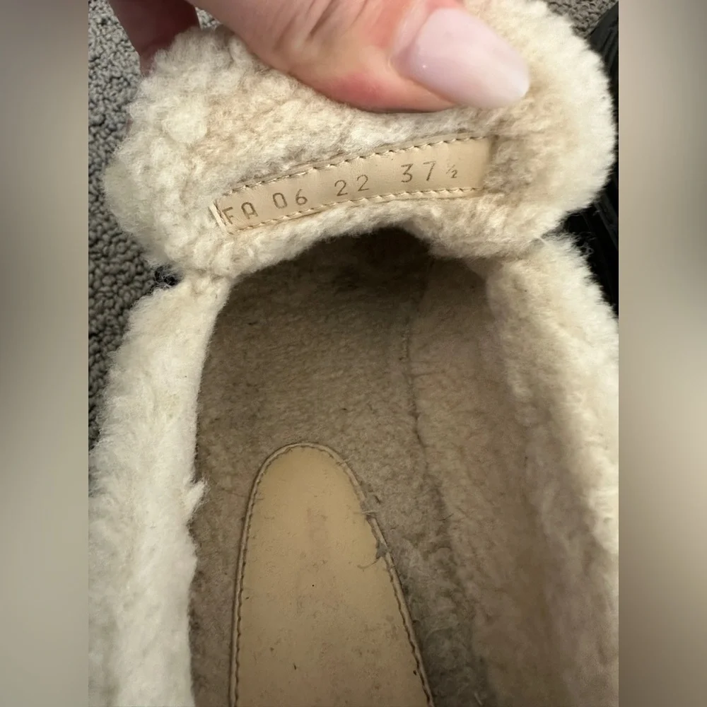 Christian Dior shearling insole loafers size 37.5 good condition. - Picture 12 of 12